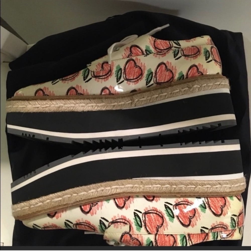 Prada- Heart Print Platform Sneakers / Oxford - PATENT LEATHER - NWT - Picture 2 of 8